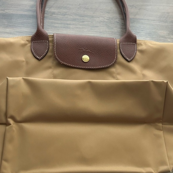 Longchamp Le Pliage Medium Nylon Shoulder Tote-Fawn with Brown Leather Handles - Picture 6 of 16